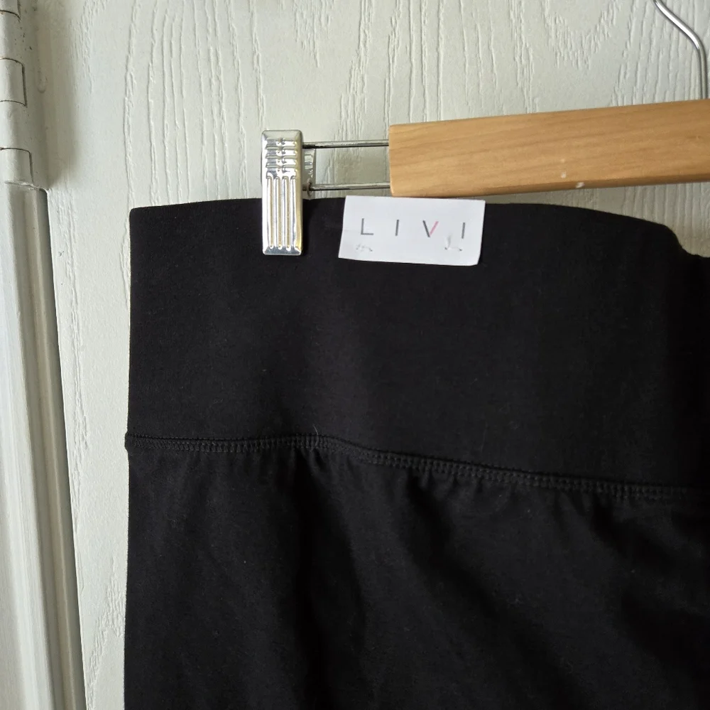 Livi Lane Bryant Knee Shorts